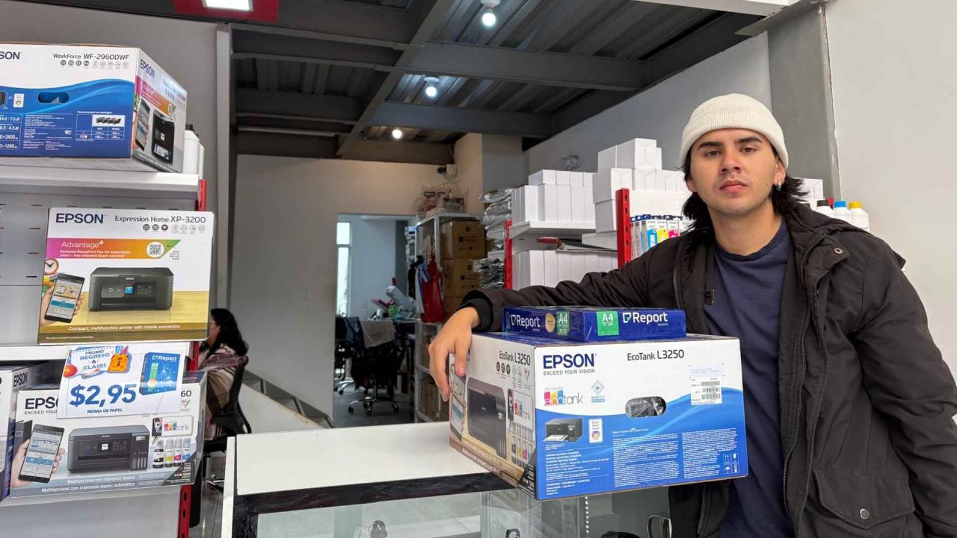 Cliente con su equipo de impresión